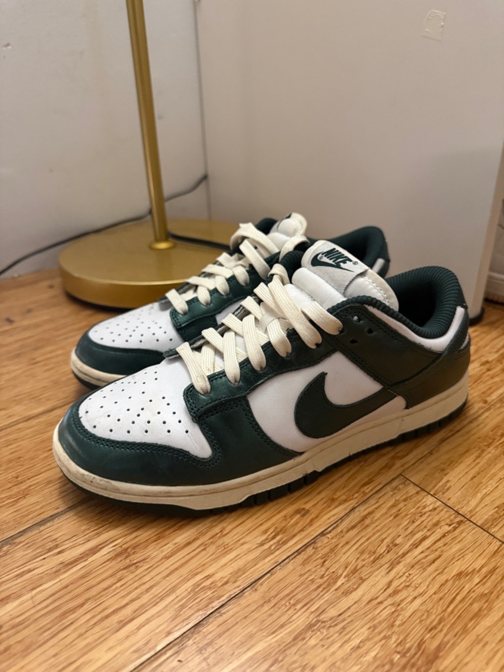 Nike Low-Top Sneakers in White and Forest Green